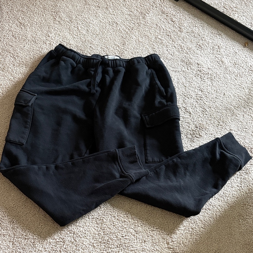 Amazon Essentials Men's Dark Joggers